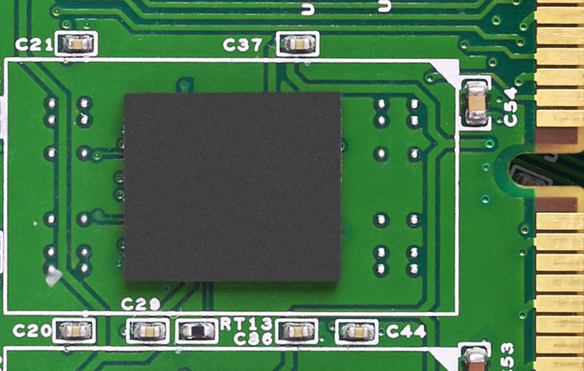 How to interface an eMMC media with Microchip SD/MMC Card Readers